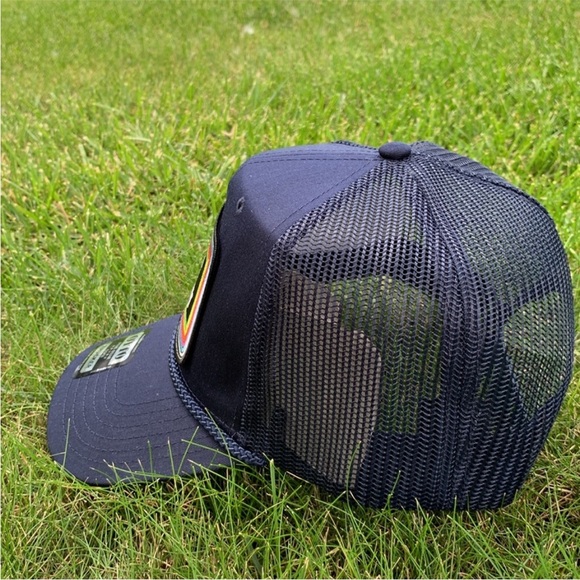 📌 ( Sold ) NWT Born To Bogey Snap Back With  Mesh Back Trucker Hat - Picture 3 of 4